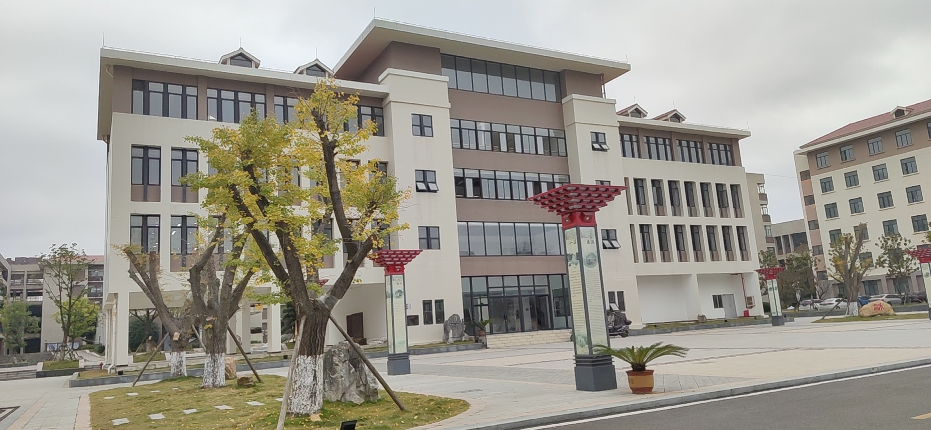 貴陽市民族中學校園文化建設項目
